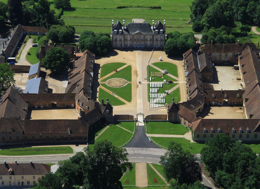 Photo de vue aérienne du Haras National du Pin dans l'Orne