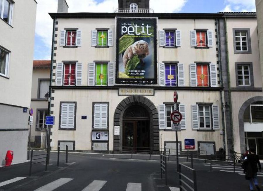 Photo de la façade du Muséum d'Histoire Naturelle Henri Lecoq à Clermont-Ferrand le Puy-de-Dôme