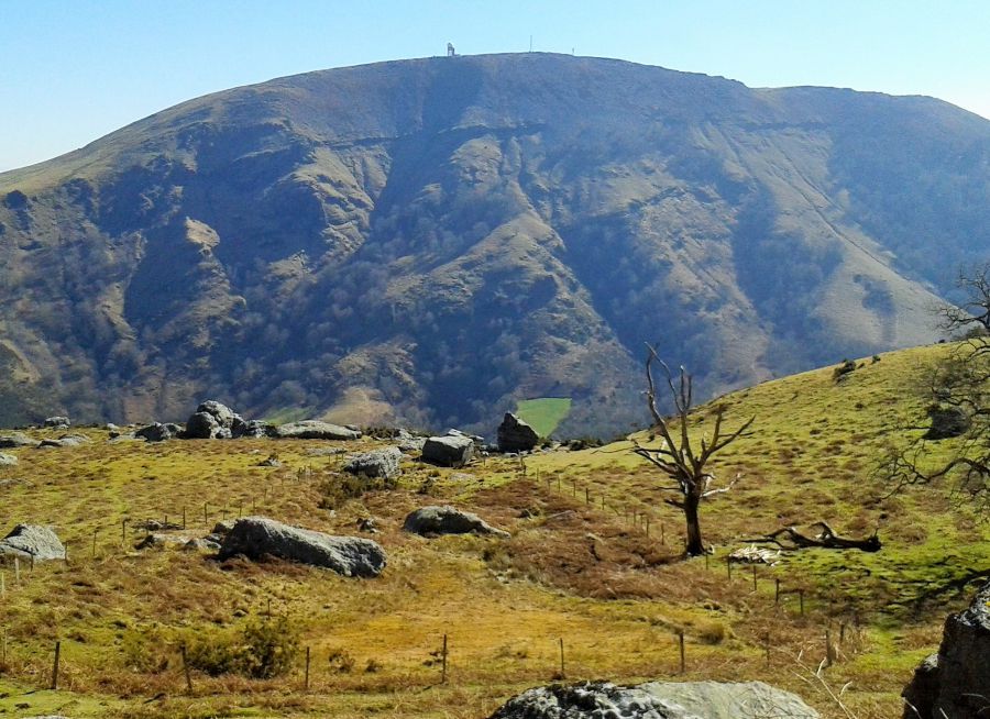 Photo du Pic du Mondarrain dans les Pyrénées-Atlantiques, Inaki LL - Wikimedia Commons - CC BY-SA 4-0