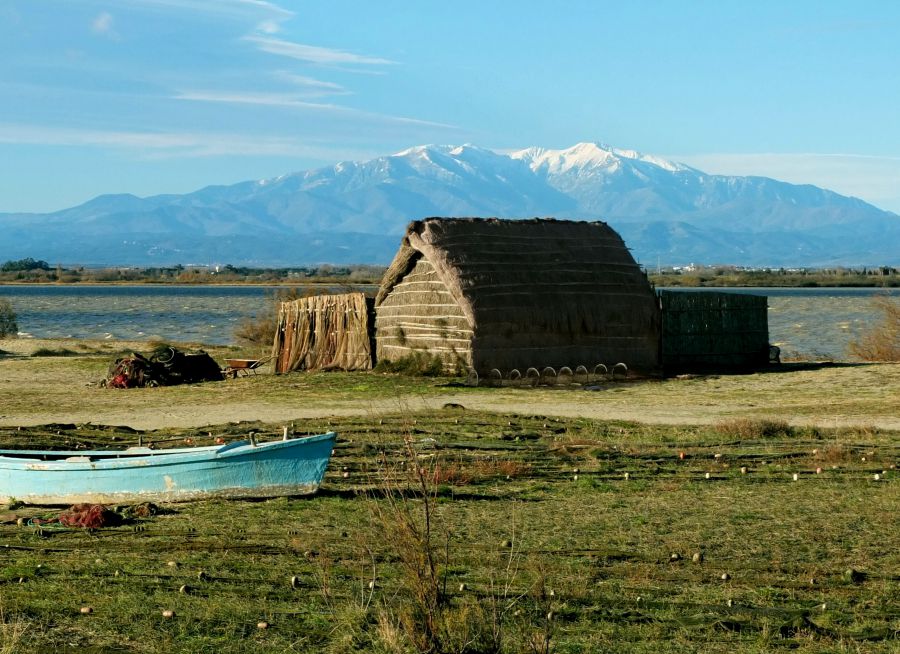 Photo d'un Village de pêcheurs sur l'étang de Canet Saint-Nazaire au Canet-en-Roussillon dans les Pyrénées Orientales, Palauenc05 - Wikimedia Commons - CC BY-SA 4-0