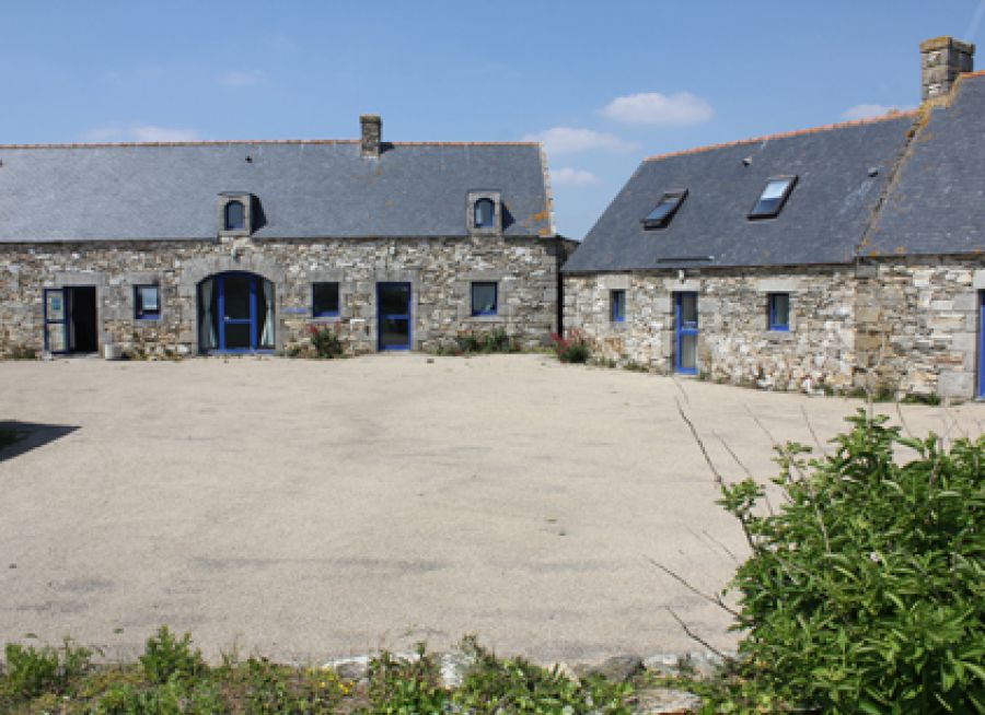 Photo de la cour intérieure de la Maison de la Baie d'Audierne à Tréguennec dans le Finistère